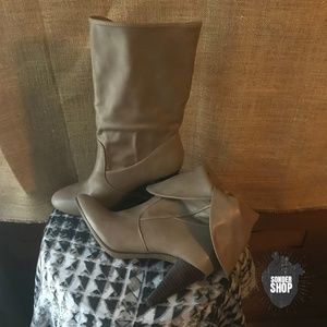 EUC Very Volatile Retro 80s Mid Calf Boots